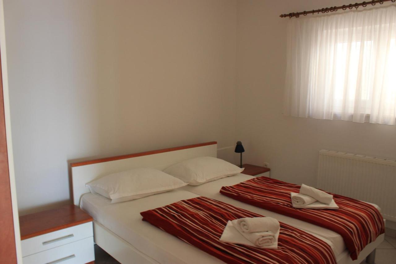 Pile Apartments 5 Omis Luaran gambar