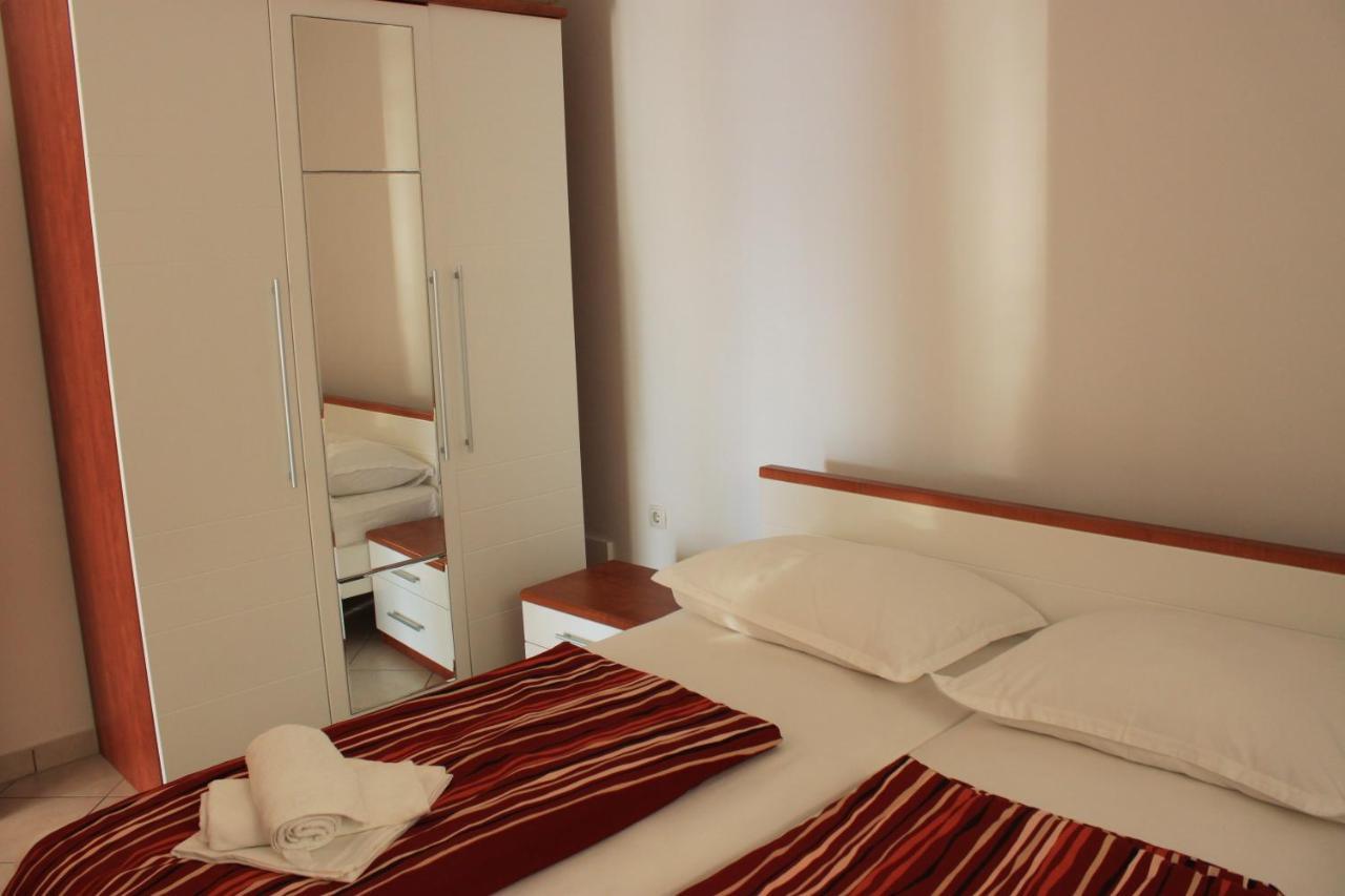 Pile Apartments 5 Omis Luaran gambar
